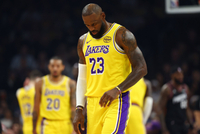 22年老詹的价值还很高 若珍妮真送走他 也许湖人现在处境会好得多