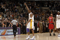 神迹之夜！20年前的今天：科比46投28中狂轰81分旷世屠龙🐍💛