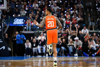 队记：快船目前无意交易科林斯的到期合同 也没有兜售博格丹