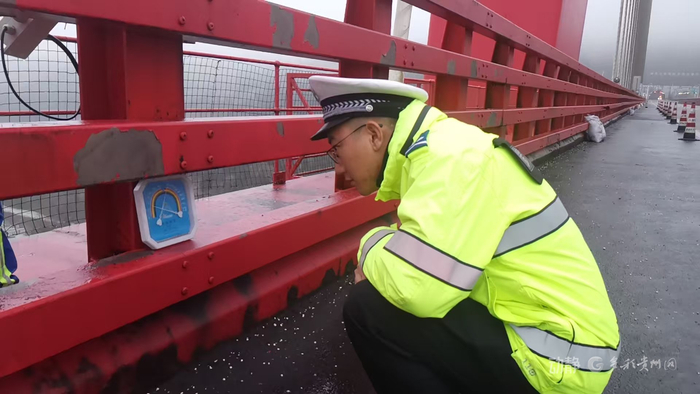 贵阳交警对比观测气温变化