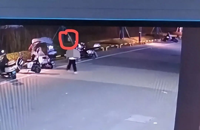 事发监控视频截图