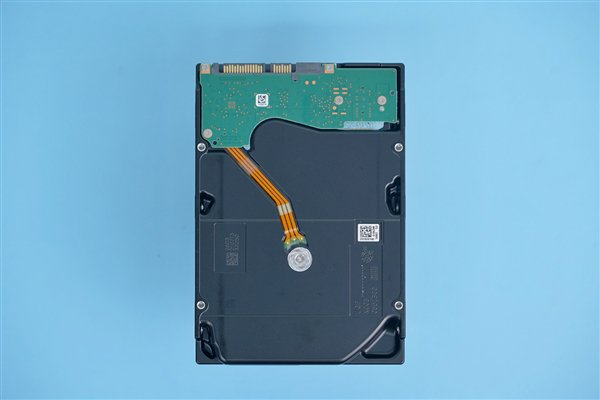 如今存储涨价越来越夸张，小姐姐们想要住进大房子基本没戏，至少对于普通玩家来说。
