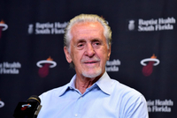 白巧：库班06年希望热火别在更衣室洒香槟 但莱利几乎把酒吧搬来