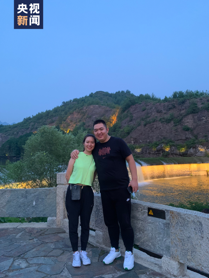 △成奶仓和妻子牛园园