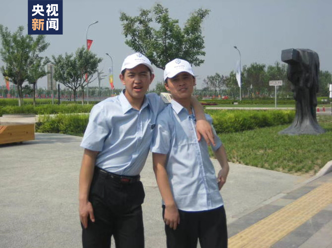 △成奶仓（左）