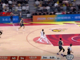 潇洒！王洪泽反击欧洲步点飞防守 随后轻松上篮打中