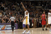 拓媒：科比得81分一事听着像杜撰出来的 有人说现役东契奇能破