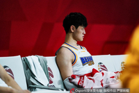 京媒：曾凡博昨日赛后腰部水肿加剧 医生要求他暂停比赛进行治疗