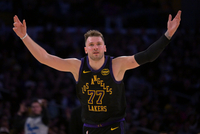 雷迪克：东契奇在末节身为主要防守人 连续6次成功防住对手进攻