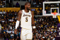 梦游呢？艾顿过去三场场均仅5.7分8篮板 运动战命中率31%