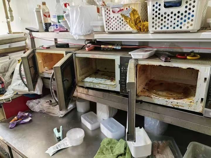 图为某外卖门店后厨的场景。新华社记者 牛少杰 摄