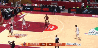百步穿杨！陆文博外线开炮三分命中 浙江追到2分打停上海