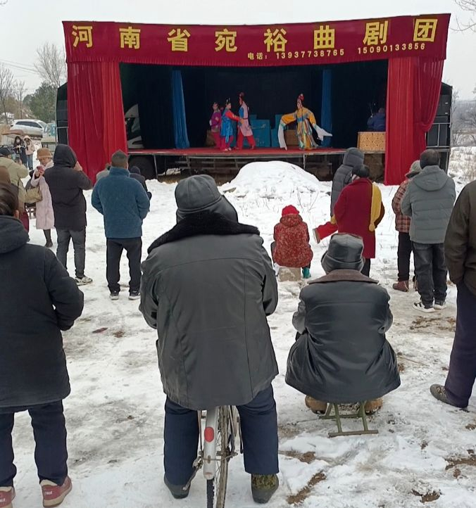 ▲老贾说，当天开始演出时台下的观众并不少