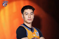 真挚的祝福！祝上海男篮球员李添荣26岁生日快乐！🎂🎂🎂