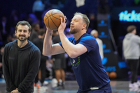 勇记：森林狼老将英格尔斯昨日曾致电科尔 建议将比赛延期