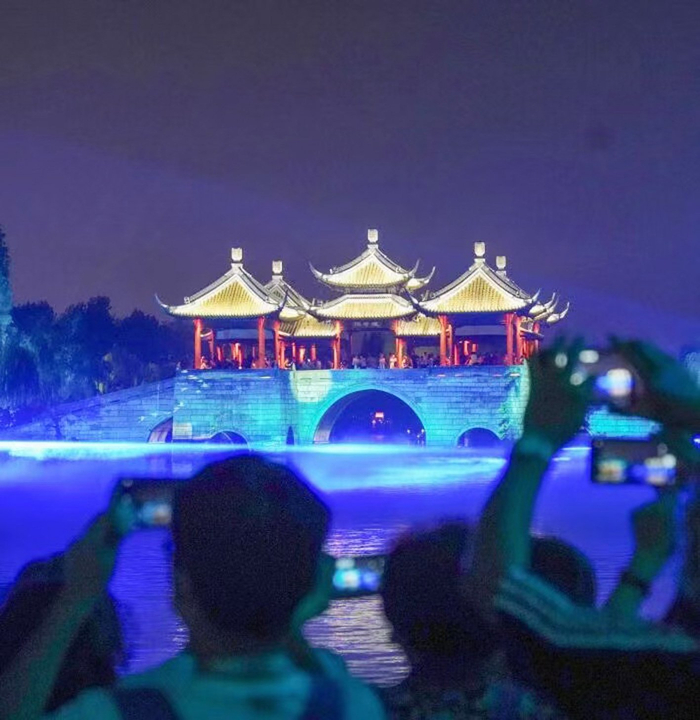 瘦西湖夜游。