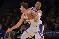 东契奇生涯第20场45+ 追平威少 并列控卫历史第二 仅次于库里