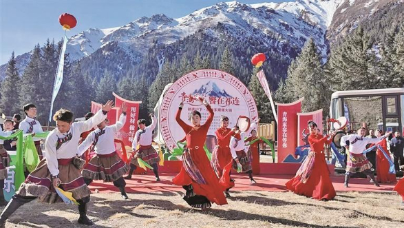 “青海家宴・饗在祁连”——祁连山下・阿咪东索暖火锅活动。资料图