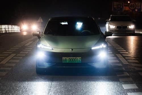 2025年12月25日，车辆开启L3自动驾驶行驶在路上。李雨恒 摄