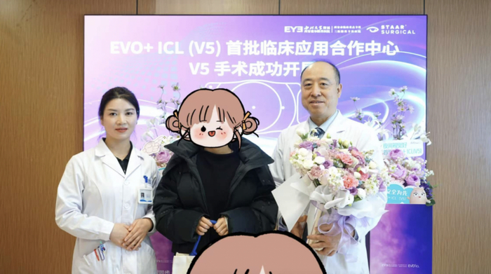 图为郭永红主任成功为姜女士实施手术