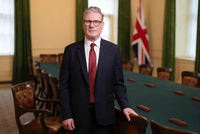 英国首相时隔8年访华，有何意图