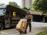 美物流巨头 UPS 宣布今年将裁员 3 万人，快递员、仓库工人首当其冲