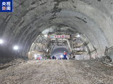 雄忻高铁全线最长隧道五台山隧道顺利贯通