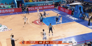 想得分太难了！莫兰德顺下上篮被俞长栋劈头盖脸帽下