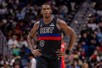 都很强势！杜伦前场板再起暴扣 马威过来迎着奥萨尔强势放篮命中