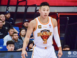 媒体人：贺希宁连续7个赛季场均得分上双 对国产锋卫摇摆人很难得