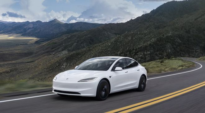 ▲特斯拉标准版Model 3，外观取消了贯穿灯带。图 / 特斯拉官网