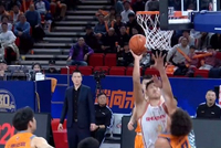 神挡杀神！贺希宁强突对抗洛夫顿单手抛投再中 个人砍下41分了！