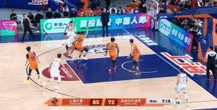 这么好的机会也吐饼！张镇麟直塞妙传 刘礼嘉篮下双手扣空篮扣飞