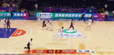 穿针引线！廖三宁反击一条龙吸引防守 妙传助范汇鎏篮下打中