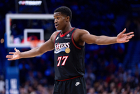 非卖品！队记：76人不会在交易中送走埃奇库姆 包括拿去换字母哥