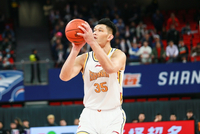 效率很高！葛昭宝12分钟5中4拿到8分4板 正负值+25