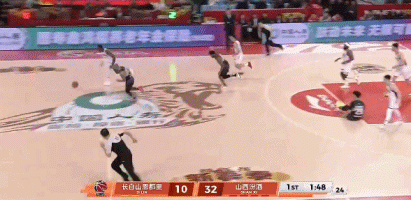 迪亚洛打成3+1后又上演反击背扣 山西打出22-0攻势领先吉林到26分