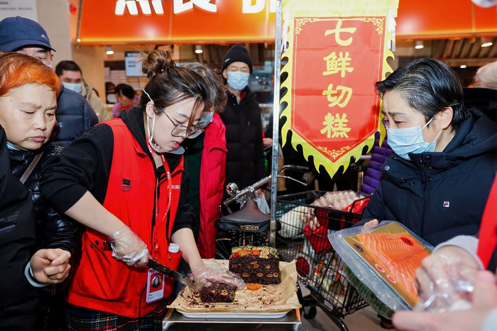年货礼盒、自有品牌亮眼,高性价比承包新春囤货季