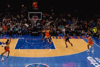 关键回合！米勒出手三分踩到福克斯脚 马刺挑战成功犯规取消！