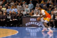 连中三分掀起攻势！米勒展现榜眼天赋迎着文班投进3+1！