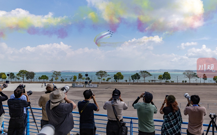 摄影师记录精彩瞬间