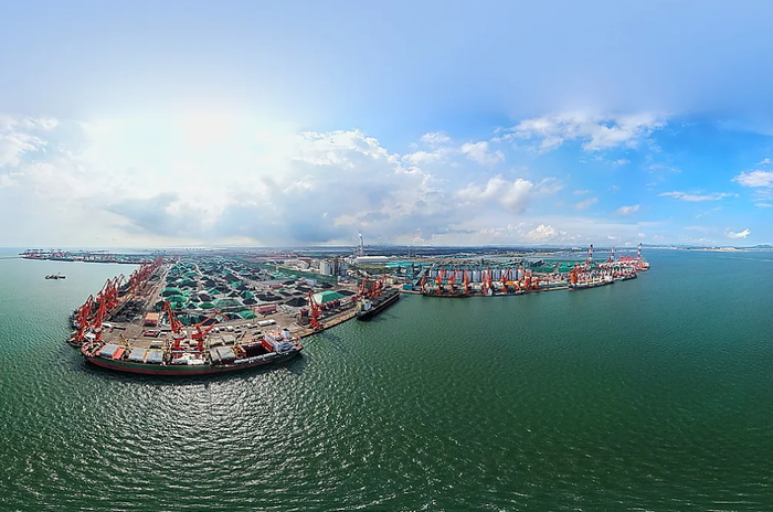 董家口港区俯瞰