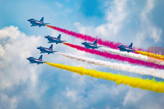 中国空军八一飞行表演队检验飞行训练