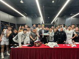 王导生日快乐🎂！同曦全队赛后为主教练王世龙庆生！