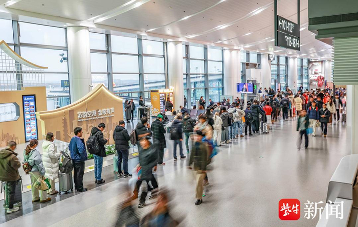 机场  曹卢杰 摄