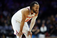 布伦森：我感觉自己防守好了不少 靠制造进攻犯规也能算个护筐者