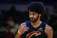 贾勒特·阿伦单场至少40分15板3帽且0失误 近40季第4人比肩鲨眉班