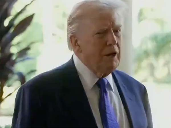 当地时间2月1日，特朗普在佛罗里达州海湖庄园外接受记者采访。 视频截图