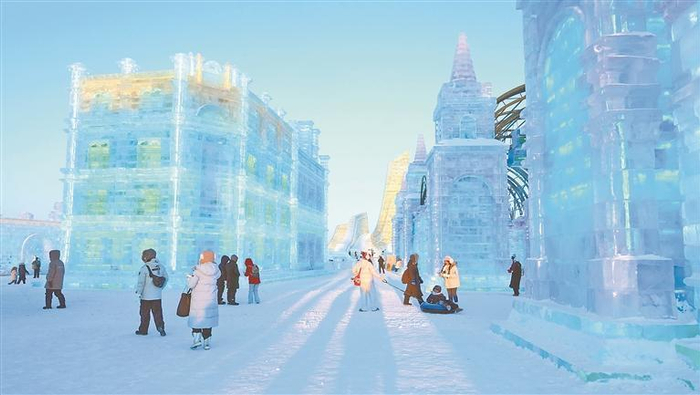 游客欣赏冰雕。