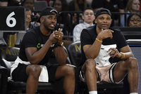 名记：威少和保罗两位老将控卫的交易市场完全沉寂 从未听提起过